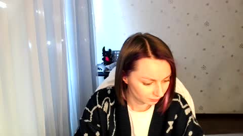 lunaa_bluee online show from 06-18-26, 04:33