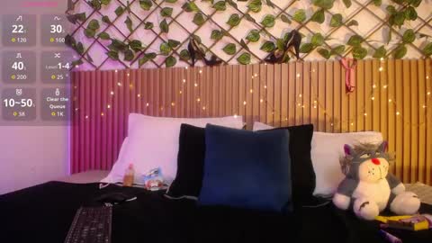 lunaaa_07 online show from 05-05-26, 04:20