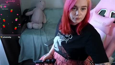 Snapshot of lunaali chatting on 07-14-26, 10:21 Li online show from 07-14-26, 10:21