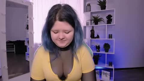 Luna online show from 04-13-26, 05:35