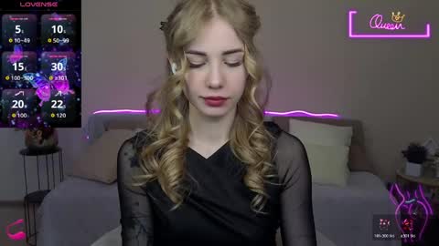 Snapshot of lunabelli chatting on 04-27-26, 06:33 LunaBelli online show from 04-27-26, 06:33