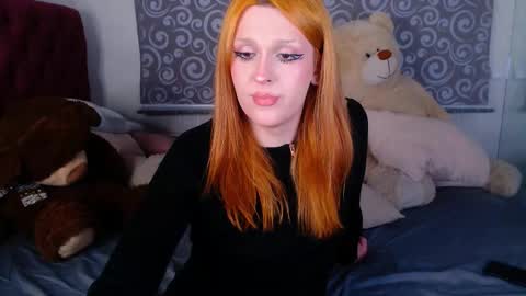 Luna give me a thumbs up please online show from 02-21-26, 09:38