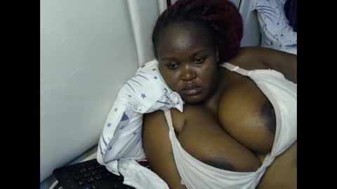 lunabloom01 online show from 01-17-26, 09:29