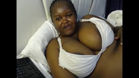 lunabloom01 online show from 02-04-26, 10:21