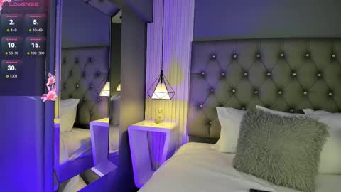 Luna  online show from 12-21-25, 11:39