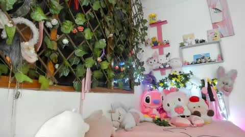 lunacristal_moon online show from 01-03-25, 07:39