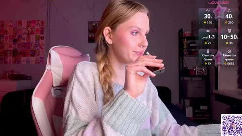 Snapshot of lunacyy chatting on 04-29-26, 08:48 Britney online show from 04-29-26, 08:48