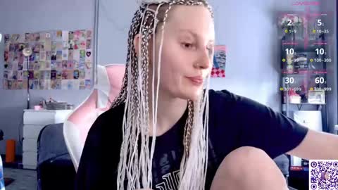 Snapshot of lunacyy chatting on 05-16-26, 10:47 Britney online show from 05-16-26, 10:47