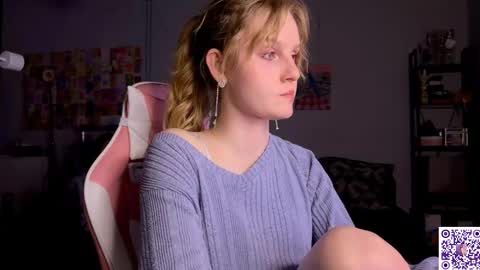 Snapshot of lunacyy chatting on 05-28-26, 07:44 Britney online show from 05-28-26, 07:44