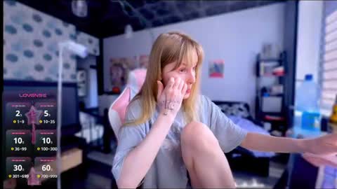Britney online show from 06-21-26, 01:03