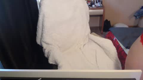 Snapshot of lunadelsol2 chatting on 02-14-25, 02:33 Luna..ntmu online show from 02-14-25, 02:33