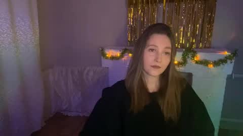 lunafeather online show from 12-19-25, 06:04