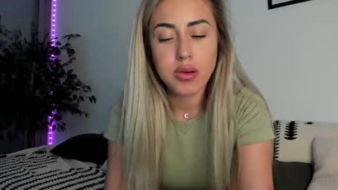 Laura online show from 02-08-25, 07:26