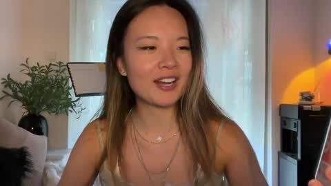 Luna online show from 03-27-26, 04:51