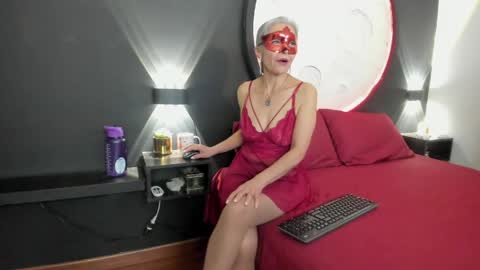 Snapshot of lunamisteriosa_ chatting on 04-24-26, 10:07 lunamisteriosa_ online show from 04-24-26, 10:07