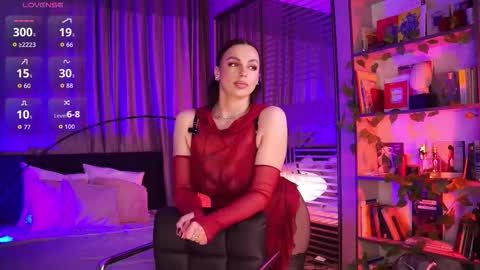 Snapshot of lunanight_ chatting on 12-20-25, 09:00 Luna next streams Mon Fri Sat Sun 8pm-5am gmt0 online show from 12-20-25, 09:00