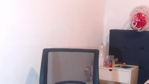 Snapshot of lunapalmer01 chatting on 12-03-24, 07:21 Julieth online show from 12-03-24, 07:21