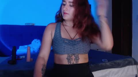 Snapshot of lunapalmer01 chatting on 11-10-25, 11:15 Julieth online show from 11-10-25, 11:15