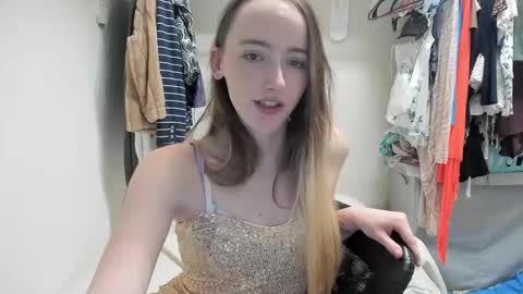 lunapixie2020 online show from 12-27-24, 02:36