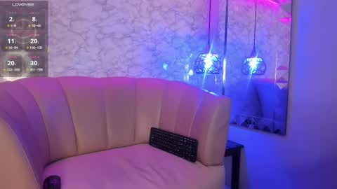 Luna online show from 02-22-25, 03:47