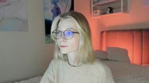 Sofia online show from 10-28-25, 01:36