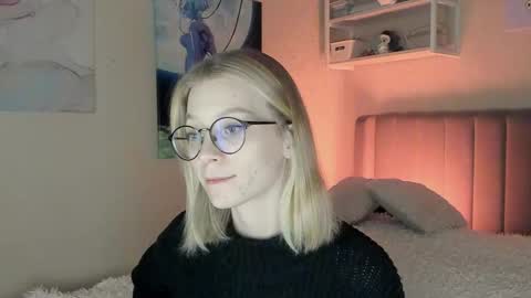 Sofia online show from 11-11-25, 01:33