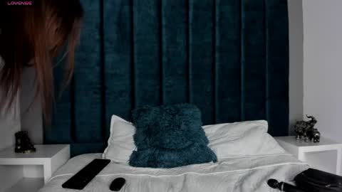Snapshot of lunara_vall chatting on 05-08-26, 08:25 Lia 3 online show from 05-08-26, 08:25