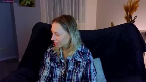 Kelly online show from 11-28-25, 02:42