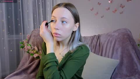 Kelly online show from 04-04-26, 05:21