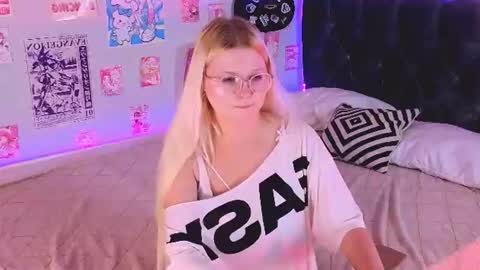 lunariafox online show from 07-28-26, 07:39