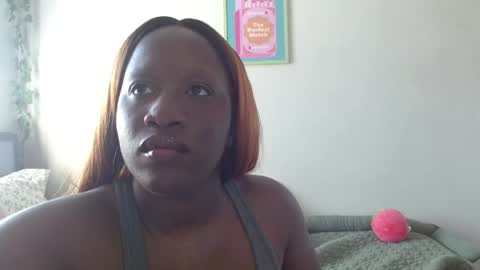 Snapshot of lunarnoelle chatting on 03-20-26, 09:19 lunarnoelle online show from 03-20-26, 09:19
