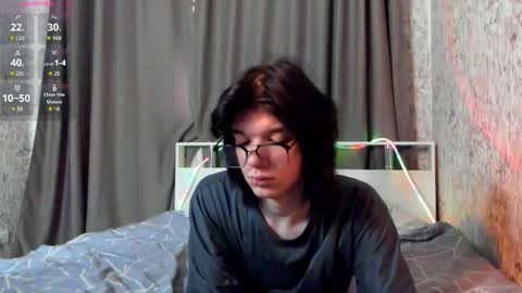 Snapshot of lunaroffset chatting on 07-22-26, 05:21 Matthew online show from 07-22-26, 05:21