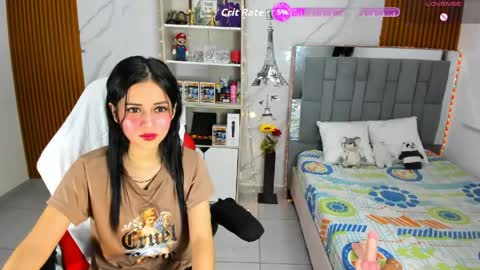 Snapshot of lunascoott chatting on 06-09-26, 01:50 ARI online show from 06-09-26, 01:50