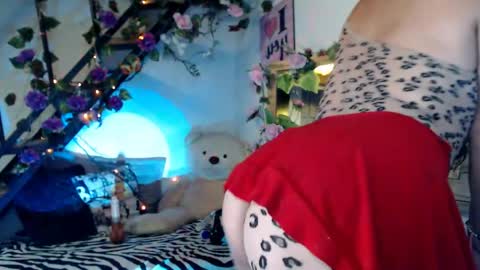 Snapshot of lunasky83 chatting on 04-30-26, 07:14 luna online show from 04-30-26, 07:14
