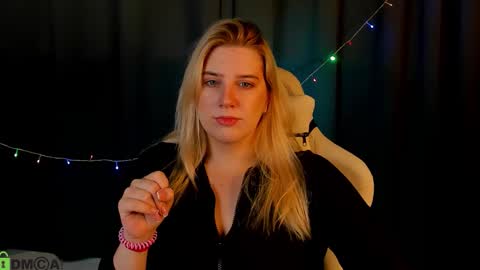 LunasShine online show from 01-13-26, 04:07