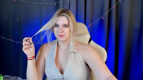 LunasShine online show from 01-14-26, 04:07