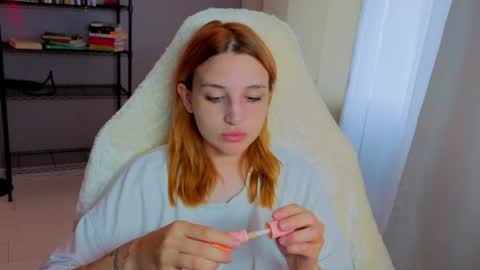 Snapshot of lunatale chatting on 07-11-26, 10:07 Kate online show from 07-11-26, 10:07