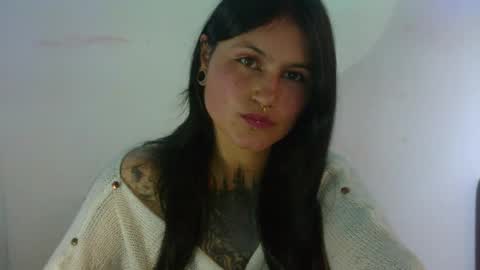 Snapshot of lunatica_2000 chatting on 01-22-25, 01:11 Luna online show from 01-22-25, 01:11