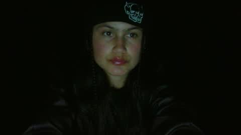 Snapshot of lunatica_2000 chatting on 10-21-25, 04:13 Luna online show from 10-21-25, 04:13