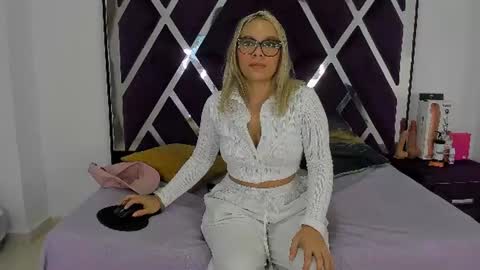 Snapshot of lunaviceht chatting on 06-30-26, 12:17 lunaviceht online show from 06-30-26, 12:17