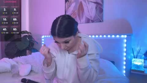 Veronica online show from 04-13-26, 07:36