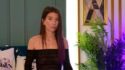 Luna online show from 10-28-25, 06:17