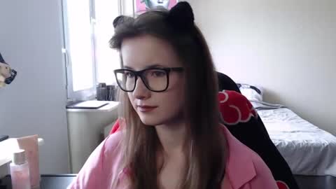 Snapshot of lunaxcherry chatting on 06-13-26, 11:08 LunaXcherry online show from 06-13-26, 11:08