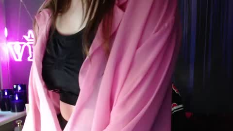 Snapshot of lunaxcherry chatting on 06-17-26, 06:20 LunaXcherry online show from 06-17-26, 06:20