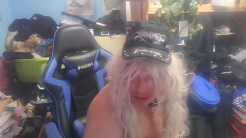 LunaXXX online show from 05-01-26, 09:52
