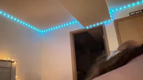 Lunadreams online show from 12-17-24, 05:18