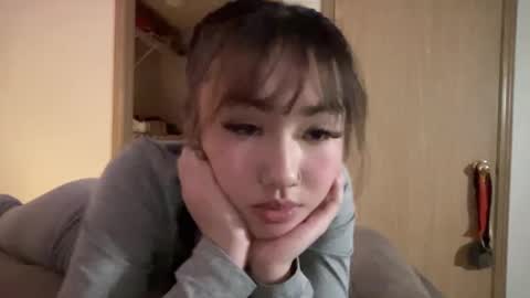 Snapshot of lunazone chatting on 12-18-24, 04:31 Lunadreams online show from 12-18-24, 04:31