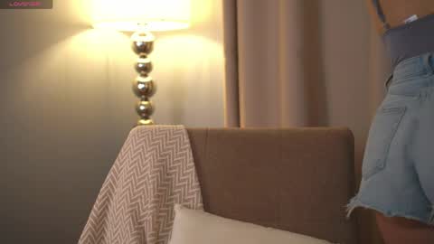 Snapshot of lunea_evienne_ chatting on 05-21-26, 08:10 Evi online show from 05-21-26, 08:10