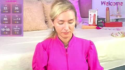 lunitadiva online show from 11-29-25, 02:20