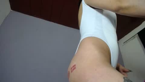 Snapshot of lunitaqueen_ chatting on 06-26-26, 04:50 Luna Tamara online show from 06-26-26, 04:50
